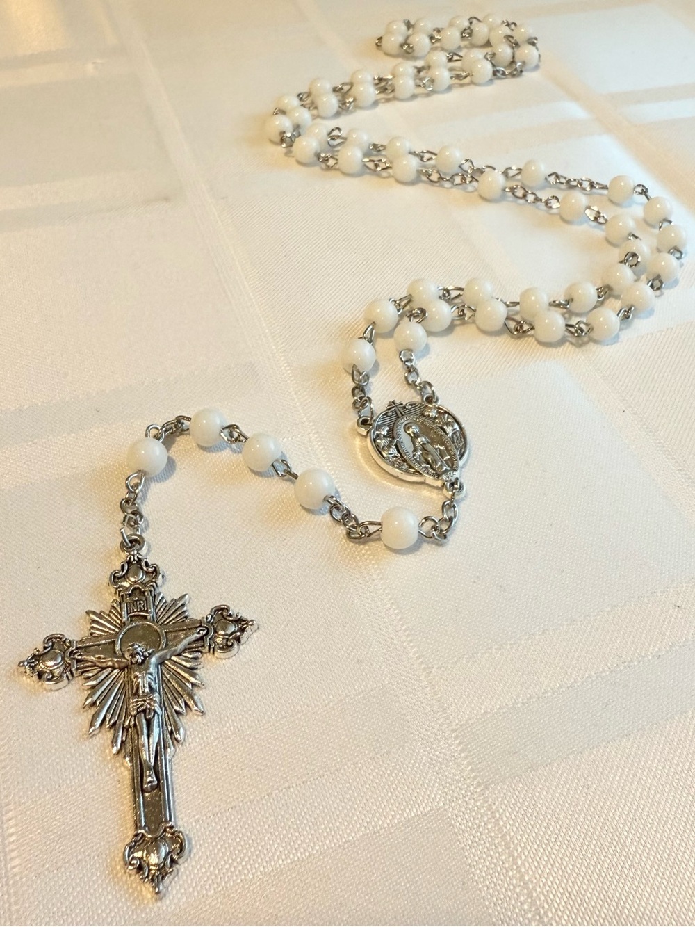 White Adoration of the Blessed Virgin Mary Prayer Rosary